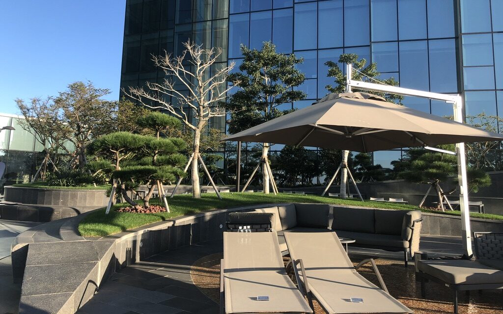 韓国チェジュ島にある「グランドハイアット済州」ホテルの屋外プール（インフィニティプール）